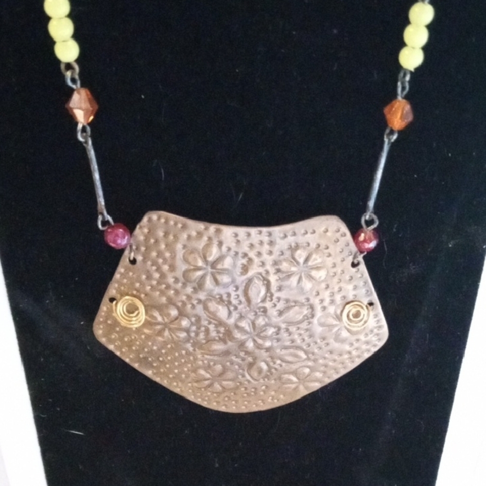 Elegant Multicolor Beaded Necklace